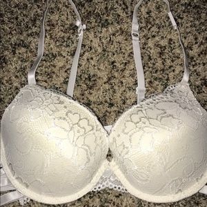 34C NWT Rue 21 White cross-back push up bra